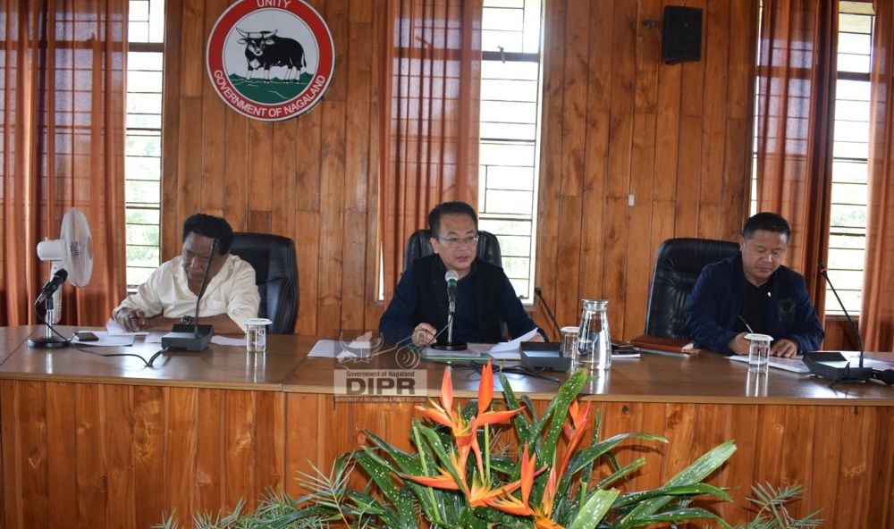 DC Peren Hiazu Meru addressing the monthly DPDB meeting. (DIPR Photo)